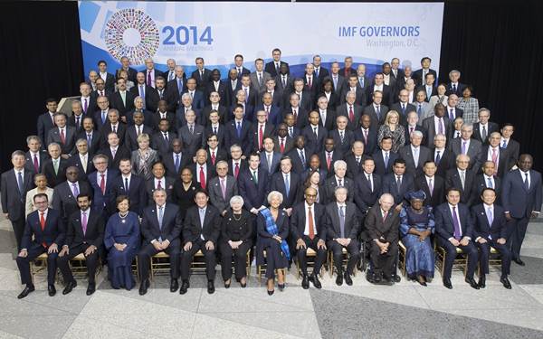 Photo which was taken during the 2014 Annual Meetings of the IMF Governors. Governor Már Guðmundsson is in the 3rd row from the back, right of the centre